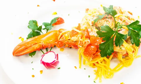 Tagliolini mit Hummer und Krebsfleisch
