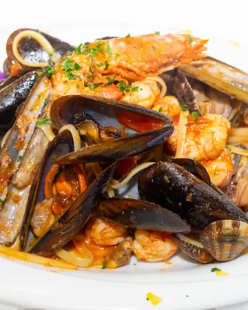 Морепродукти в соусі (guazzetto)